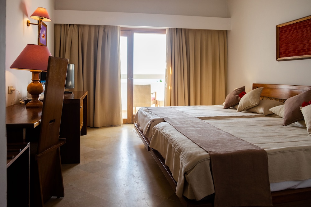 The Orangers Beach Resort and Bungalows - All Inclusive — Hotel rooms in Hammamet, Nabeul