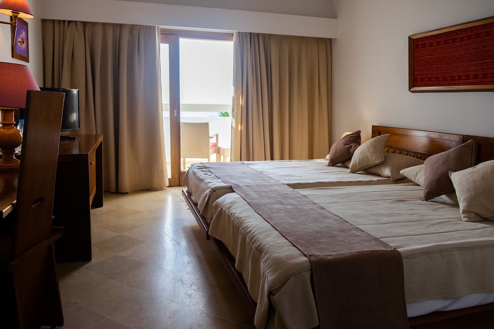 The Orangers Beach Resort and Bungalows - All Inclusive — Hotel rooms in Hammamet, Nabeul
