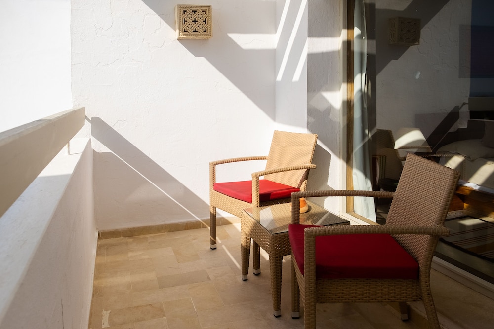 The Orangers Beach Resort and Bungalows - All Inclusive — Hotel rooms in Hammamet, Nabeul