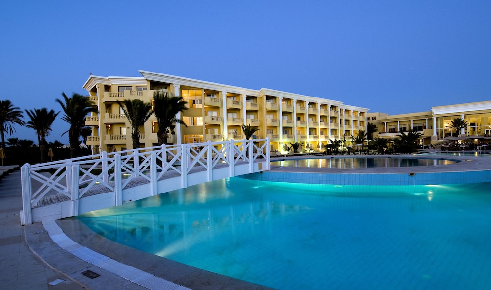 Royal Thalassa Monastir — Hotel building in Skanes inc. Monastir, Monastir