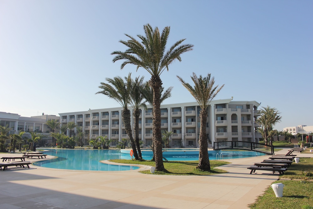 Royal Thalassa Monastir — Hotel building in Skanes inc. Monastir, Monastir