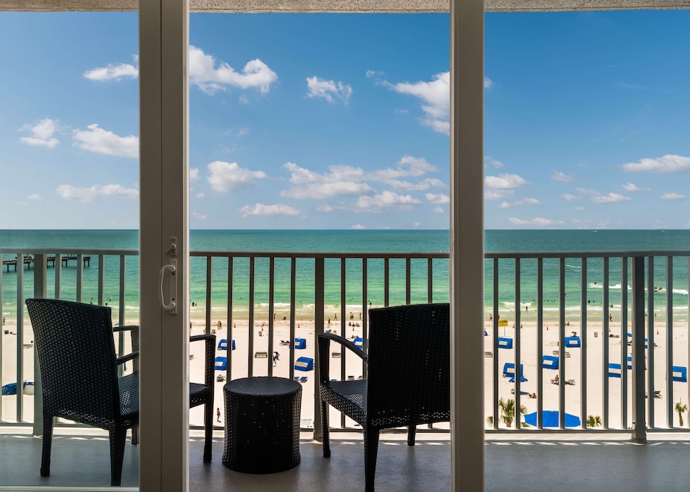 Hilton Clearwater Beach Resort & Spa — Beach in Clearwater, Florida