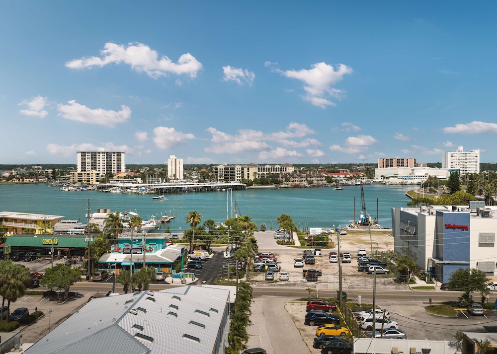 Hilton Clearwater Beach Resort & Spa — Attractions in the area in Clearwater, Florida