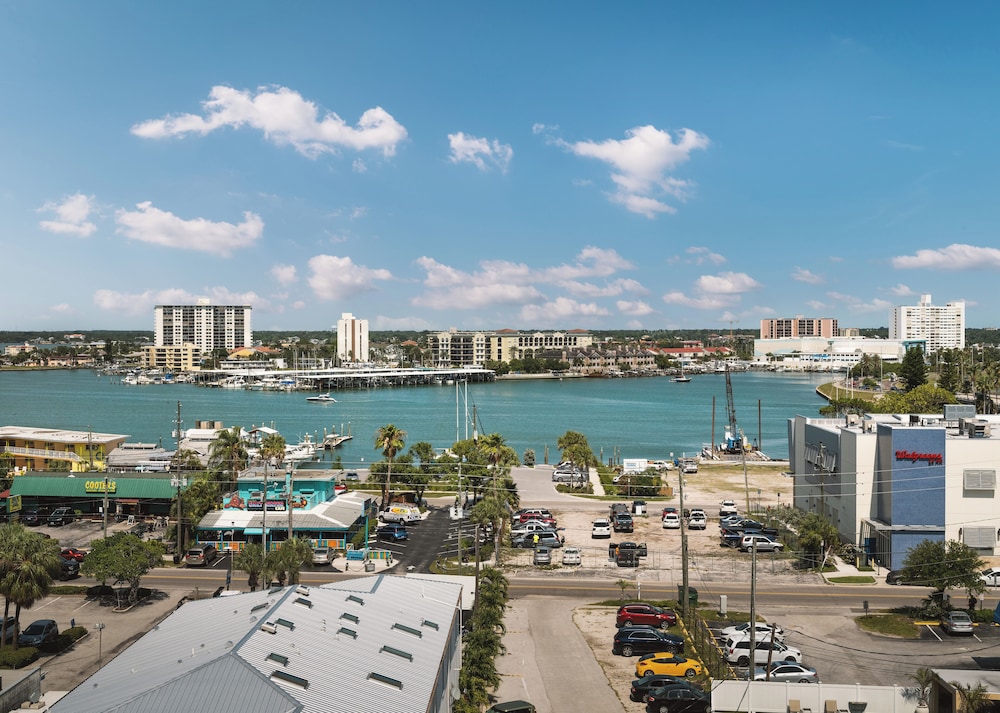 Hilton Clearwater Beach Resort & Spa — Attractions in the area in Clearwater, Florida