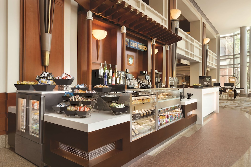 Hilton Boston Logan Airport — Restaurant & bars in Boston, Massachusetts