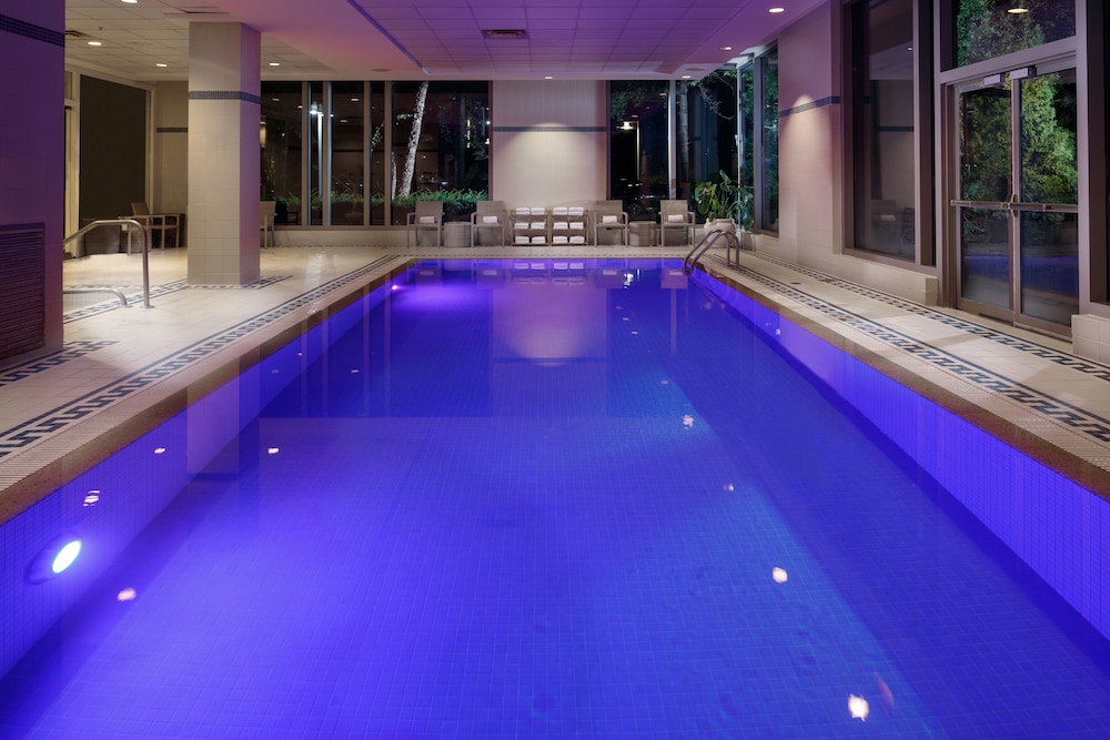 Hilton Boston Logan Airport — Swimming pool in Boston, Massachusetts