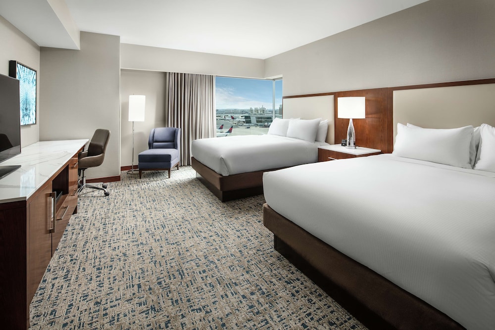 Hilton Boston Logan Airport — Hotel rooms in Boston, Massachusetts