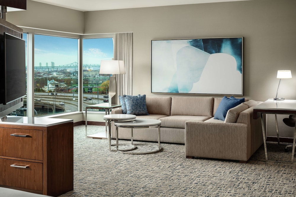 Hilton Boston Logan Airport — Hotel rooms in Boston, Massachusetts