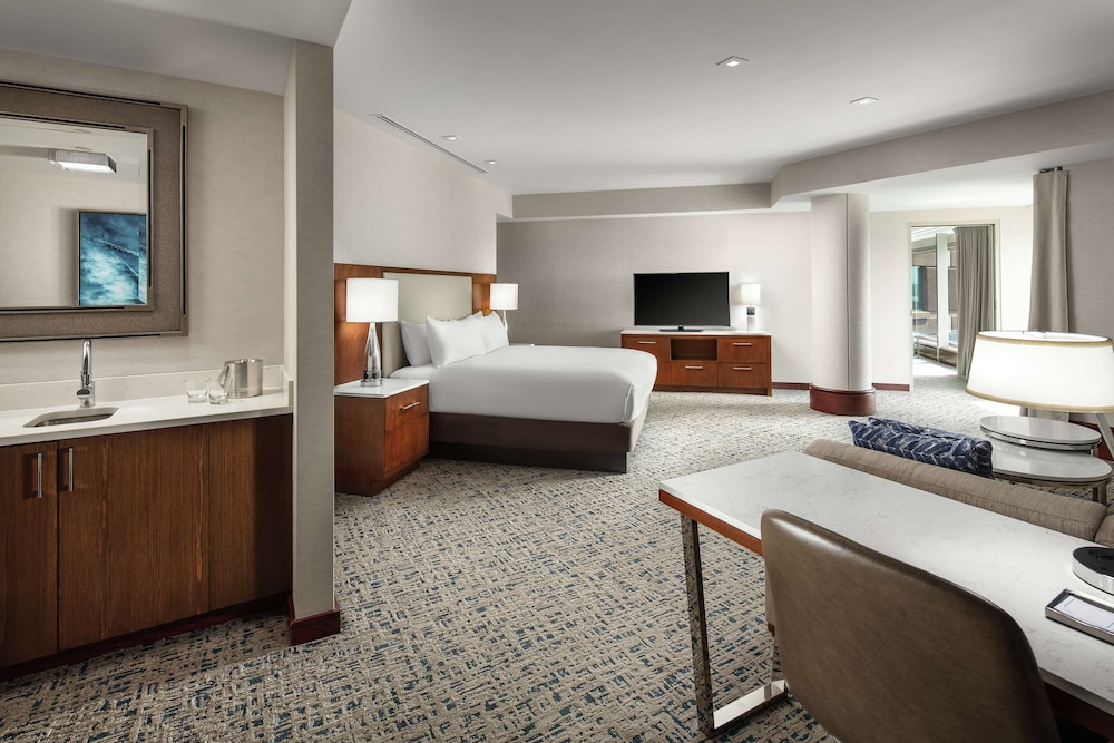 Hilton Boston Logan Airport — Hotel rooms in Boston, Massachusetts