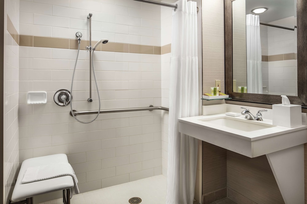 Hilton Boston Logan Airport — Hotel rooms in Boston, Massachusetts