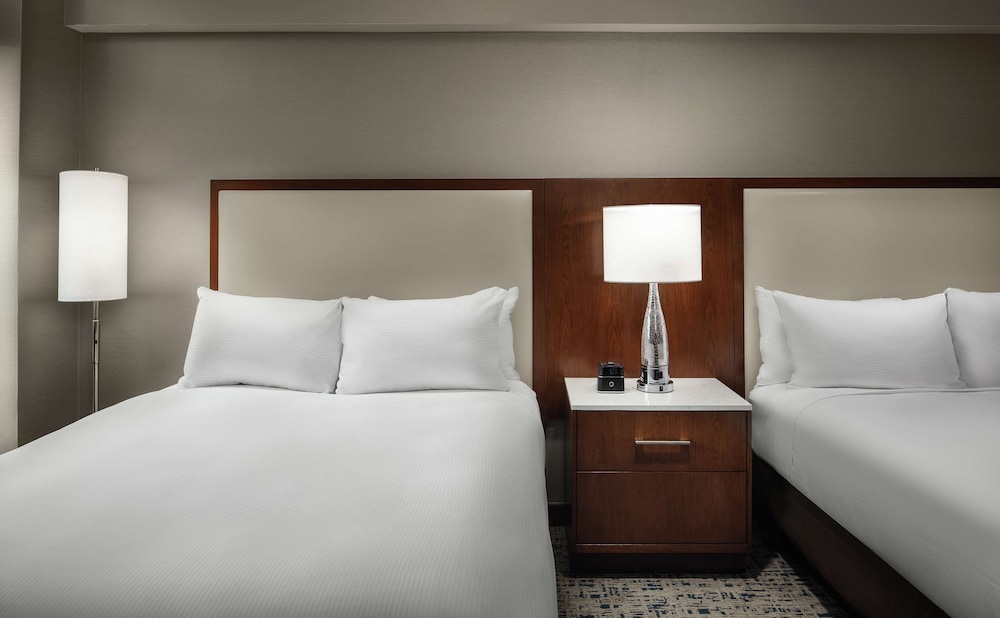 Hilton Boston Logan Airport — Hotel rooms in Boston, Massachusetts