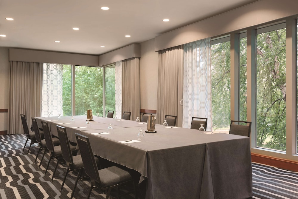 Hilton Boston Logan Airport — Hotel building in Boston, Massachusetts