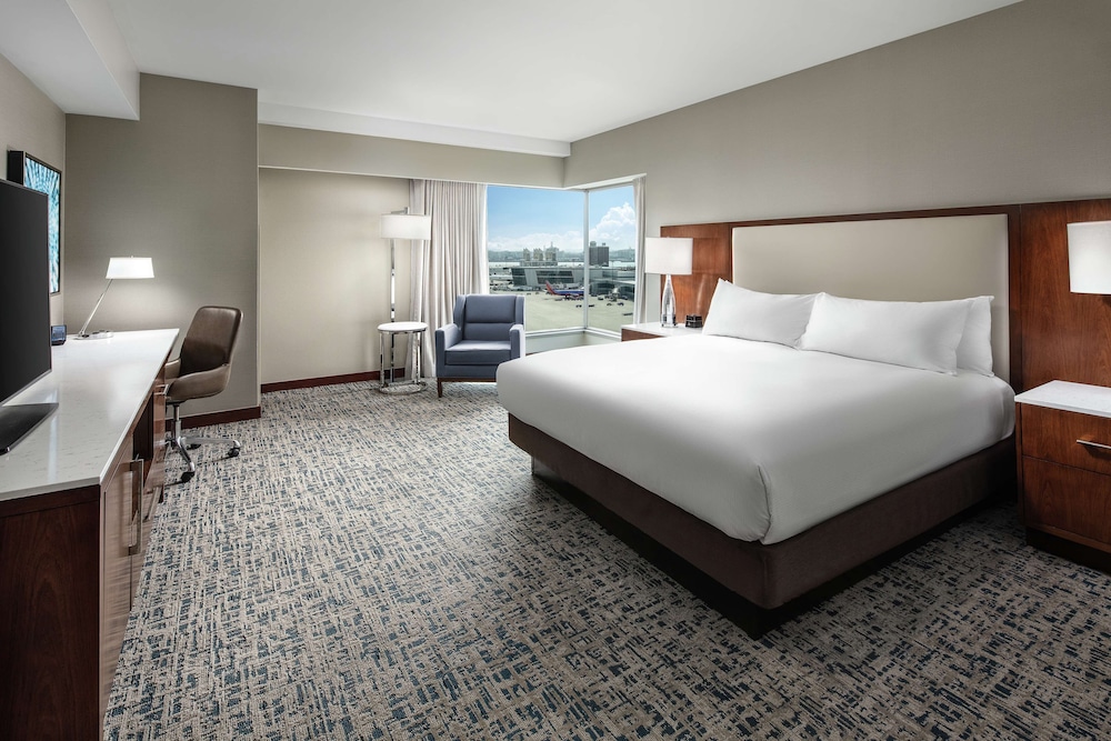 Hilton Boston Logan Airport — Hotel rooms in Boston, Massachusetts