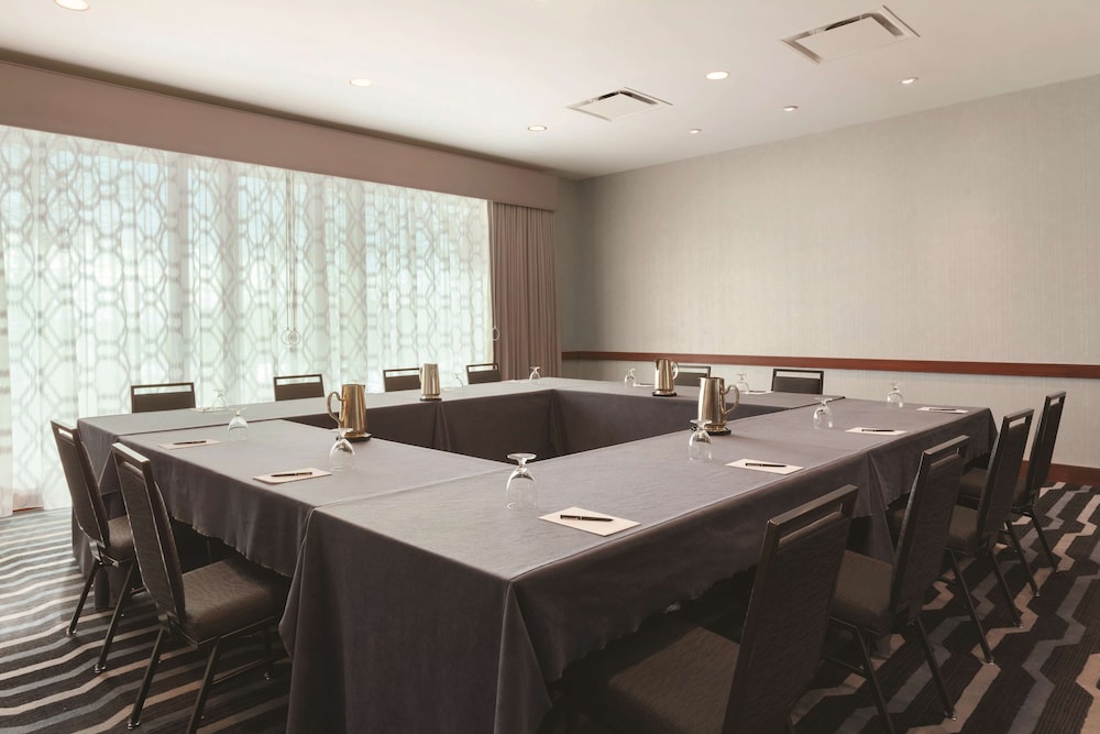 Hilton Boston Logan Airport — Hotel building in Boston, Massachusetts