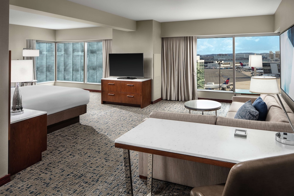Hilton Boston Logan Airport — Hotel rooms in Boston, Massachusetts