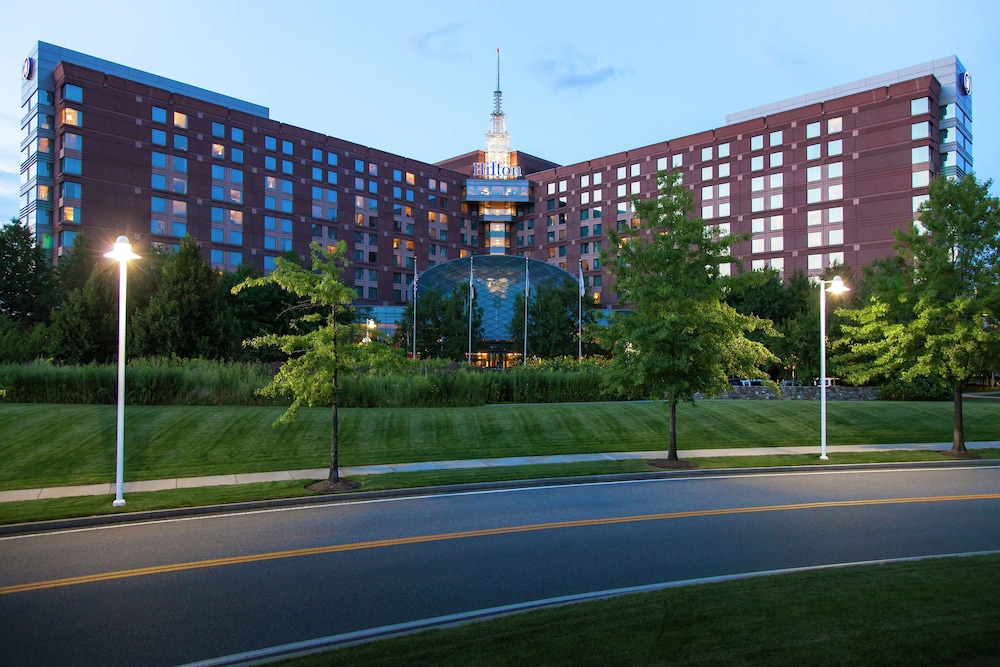 Hilton Boston Logan Airport — Hotel building in Boston, Massachusetts