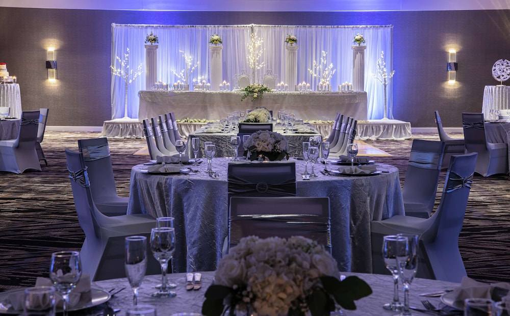 Hilton Tampa Airport Westshore — Restaurant & bars in Tampa, Florida