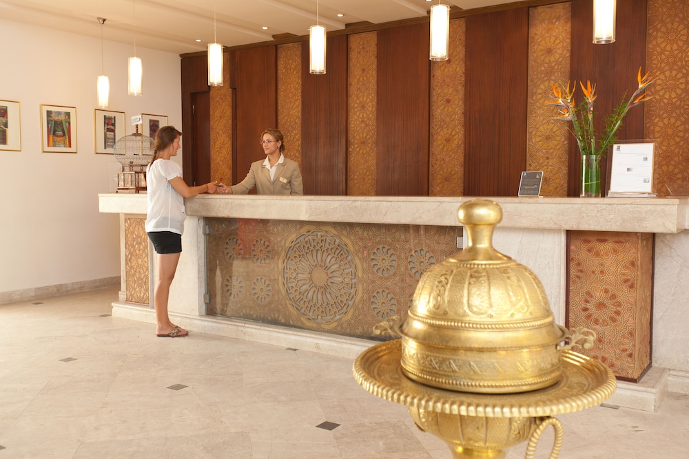 Seabel Alhambra Beach Golf & Spa — Hotel building in Port El Kantaoui