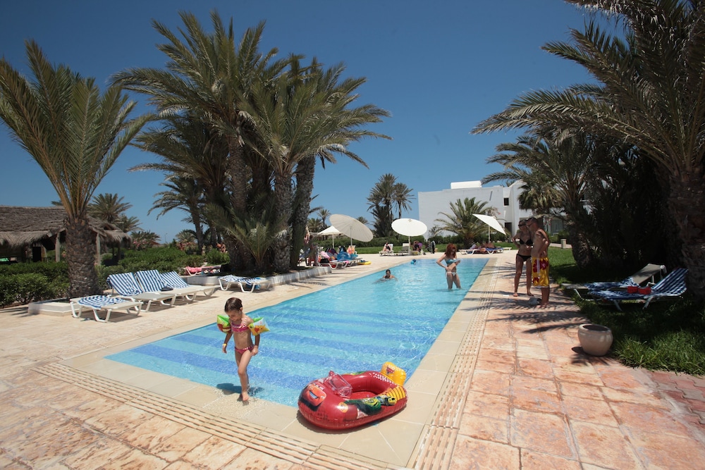 Seabel Rym Beach Djerba — Swimming pool in Aghir, Medenine