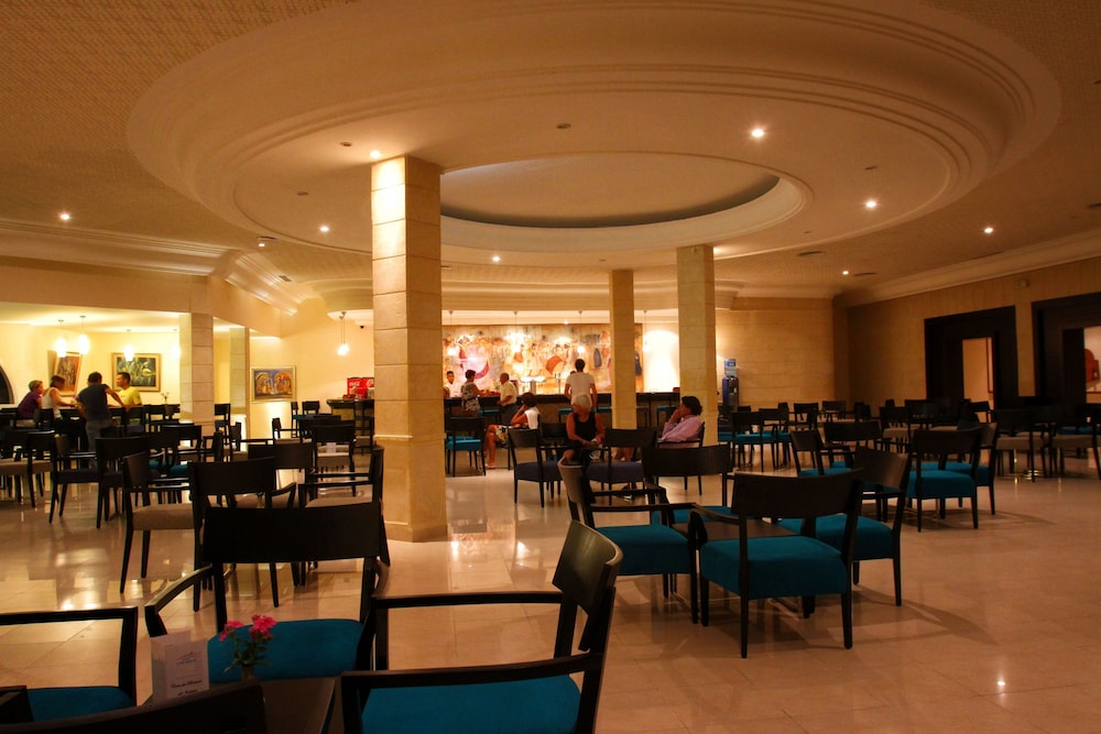 Seabel Rym Beach Djerba — Restaurant & bars in Aghir, Medenine