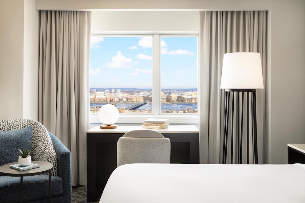 Hilton Boston Back Bay — Hotel rooms in Boston, Massachusetts