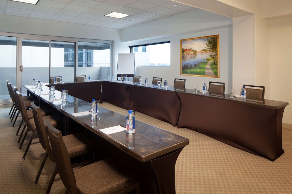 Hilton Boston Back Bay — Hotel rooms in Boston, Massachusetts