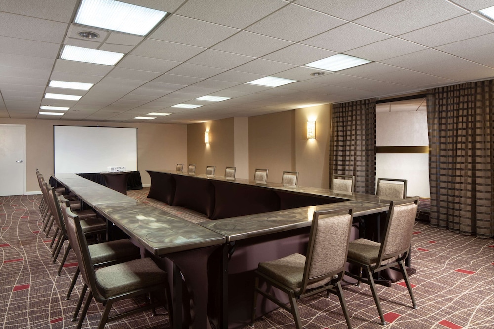 Hilton Boston Back Bay — Hotel building in Boston, Massachusetts