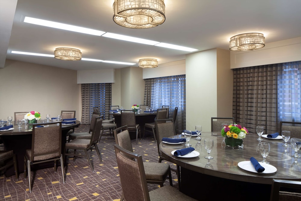 Hilton Boston Back Bay — Restaurant & bars in Boston, Massachusetts