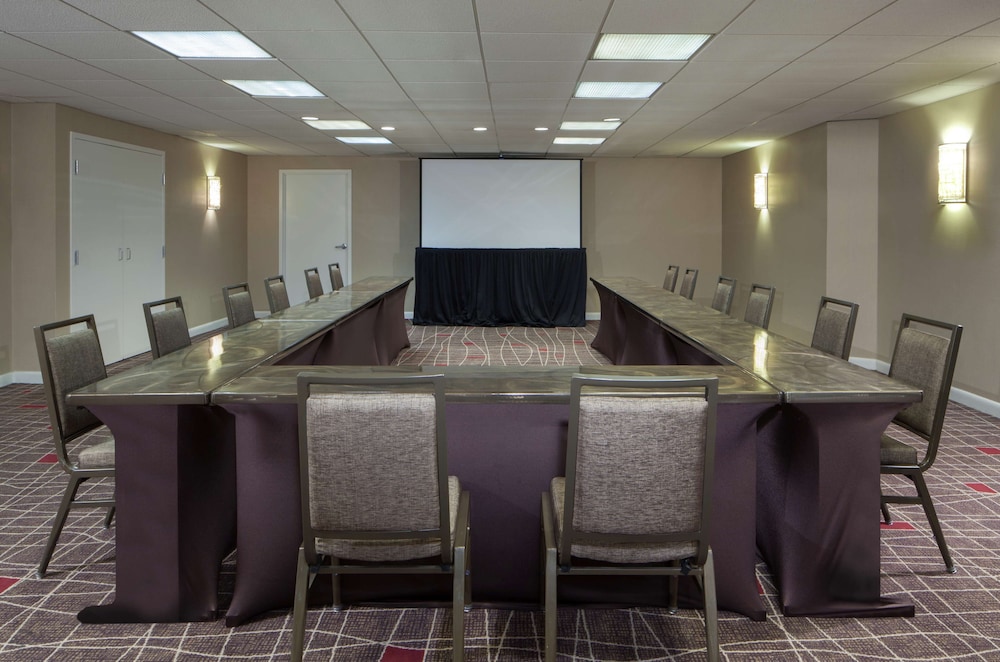 Hilton Boston Back Bay — Restaurant & bars in Boston, Massachusetts