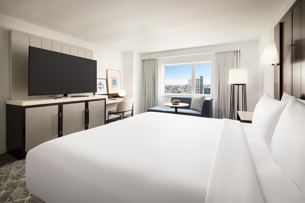 Hilton Boston Back Bay — Hotel rooms in Boston, Massachusetts