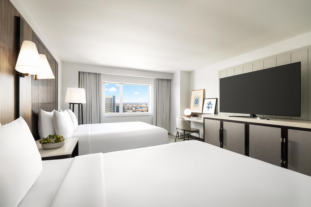 Hilton Boston Back Bay — Hotel rooms in Boston, Massachusetts
