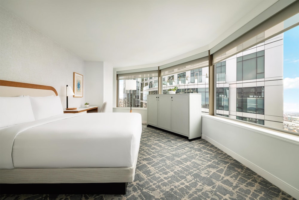 Hilton Boston Back Bay — Hotel rooms in Boston, Massachusetts