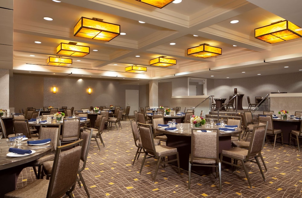 Hilton Boston Back Bay — Restaurant & bars in Boston, Massachusetts