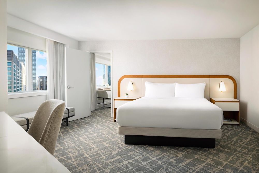 Hilton Boston Back Bay — Hotel rooms in Boston, Massachusetts
