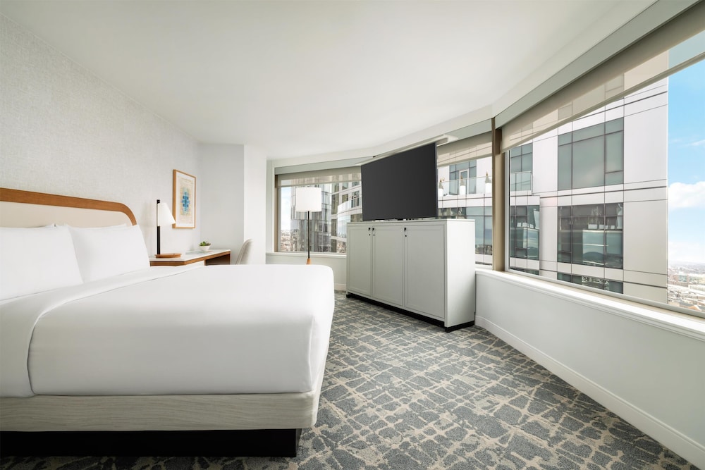 Hilton Boston Back Bay — Hotel rooms in Boston, Massachusetts