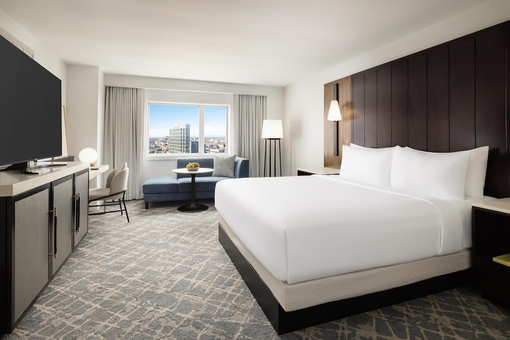 Hilton Boston Back Bay — Hotel rooms in Boston, Massachusetts