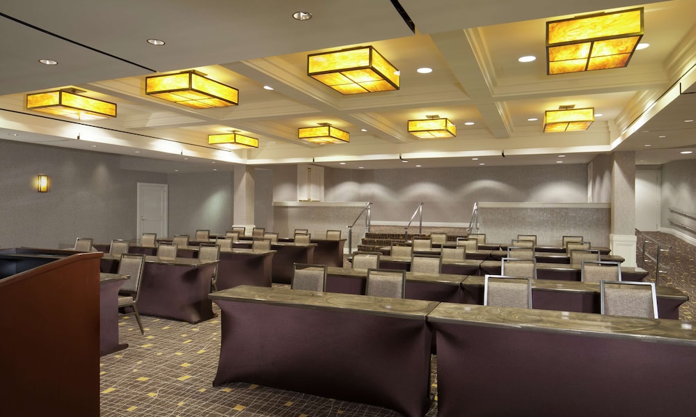 Hilton Boston Back Bay — Hotel rooms in Boston, Massachusetts