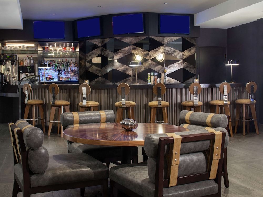 Hilton Boston Back Bay — Restaurant & bars in Boston, Massachusetts