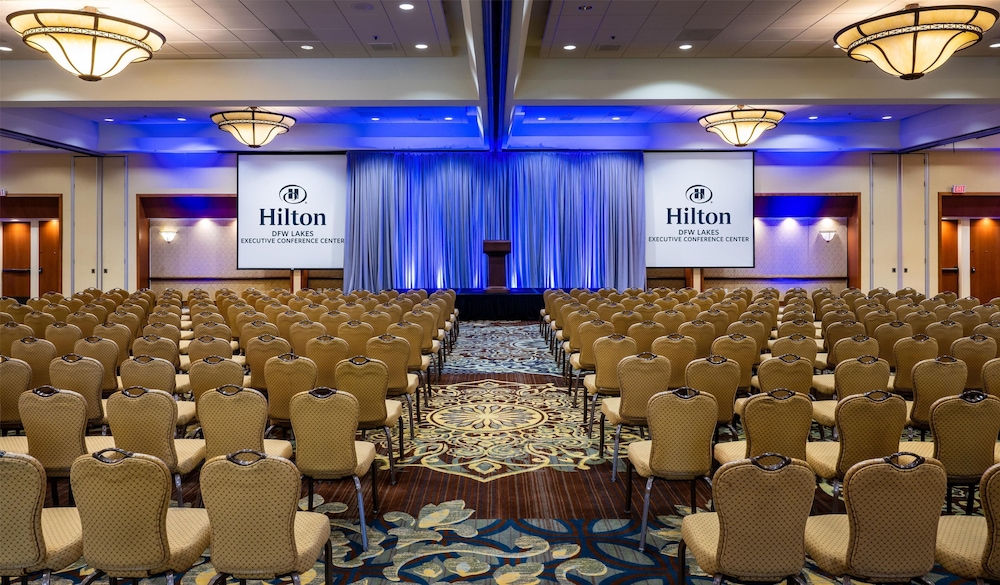 Hilton Lakes at DFW Airport North — Hotel building in Grapevine, Texas