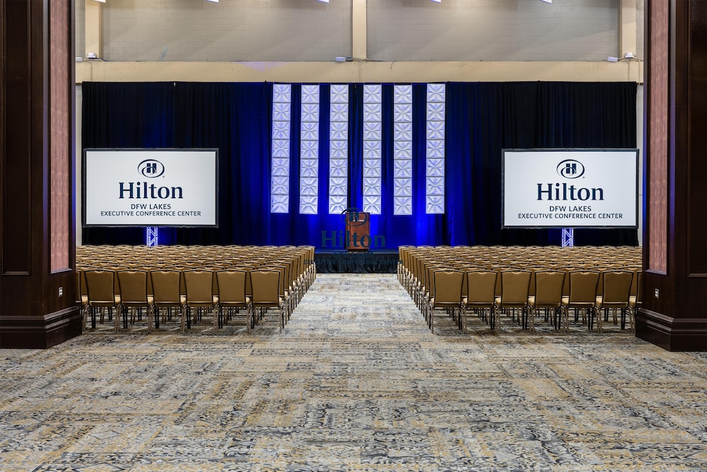 Hilton Lakes at DFW Airport North — Hotel building in Grapevine, Texas