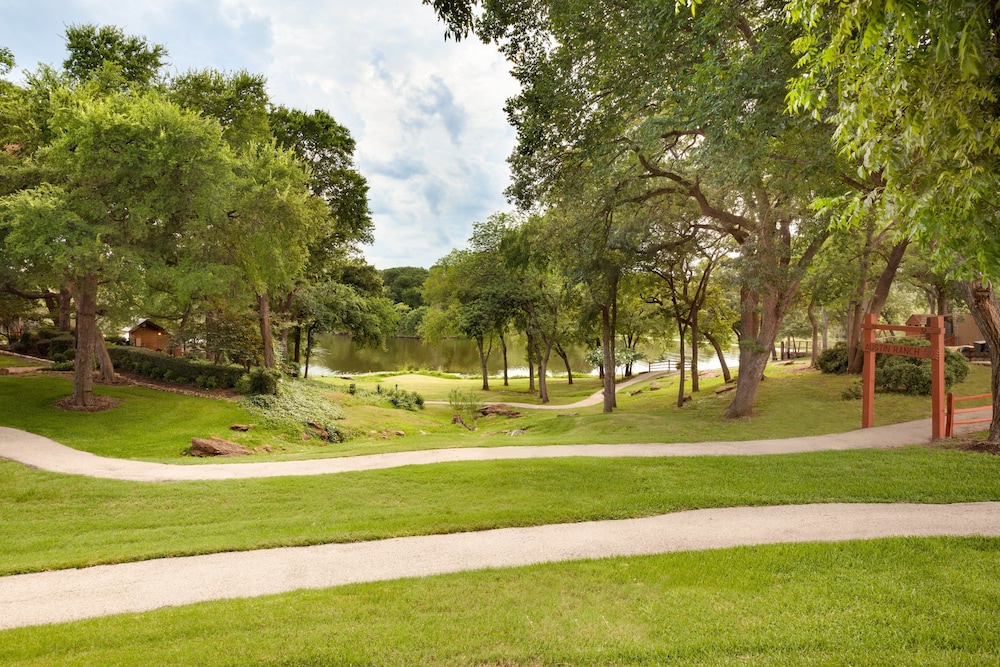 Hilton Lakes at DFW Airport North — Attractions in the area in Grapevine, Texas