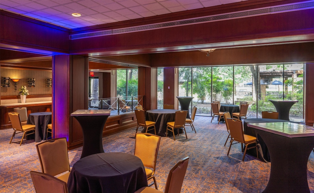 Hilton Lakes at DFW Airport North — Restaurant & bars in Grapevine, Texas