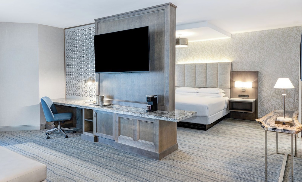 Hilton Lakes at DFW Airport North — Hotel rooms in Grapevine, Texas