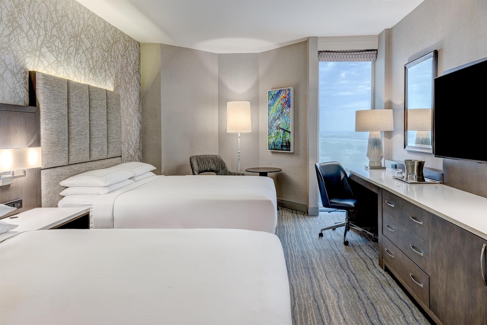 Hilton Lakes at DFW Airport North — Hotel rooms in Grapevine, Texas