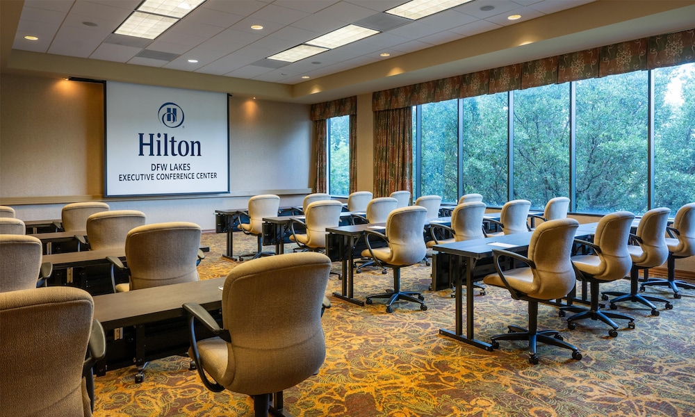 Hilton Lakes at DFW Airport North — Hotel building in Grapevine, Texas