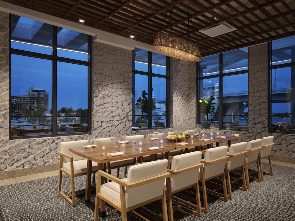 Hilton Fort Lauderdale Marina — Restaurant & bars in Fort Lauderdale, Florida