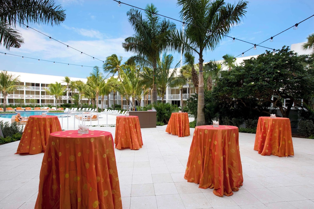 Hilton Fort Lauderdale Marina — Hotel building in Fort Lauderdale, Florida