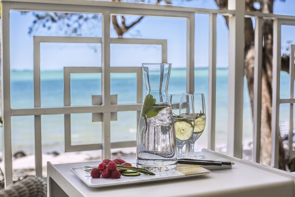 Baker's Cay Resort Key Largo, Curio Collection by Hilton — Restaurant & bars in Key Largo, Florida