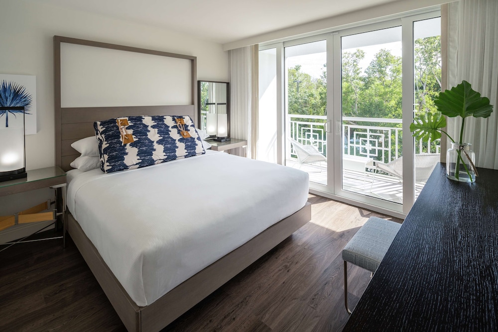 Baker's Cay Resort Key Largo, Curio Collection by Hilton — Hotel rooms in Key Largo, Florida