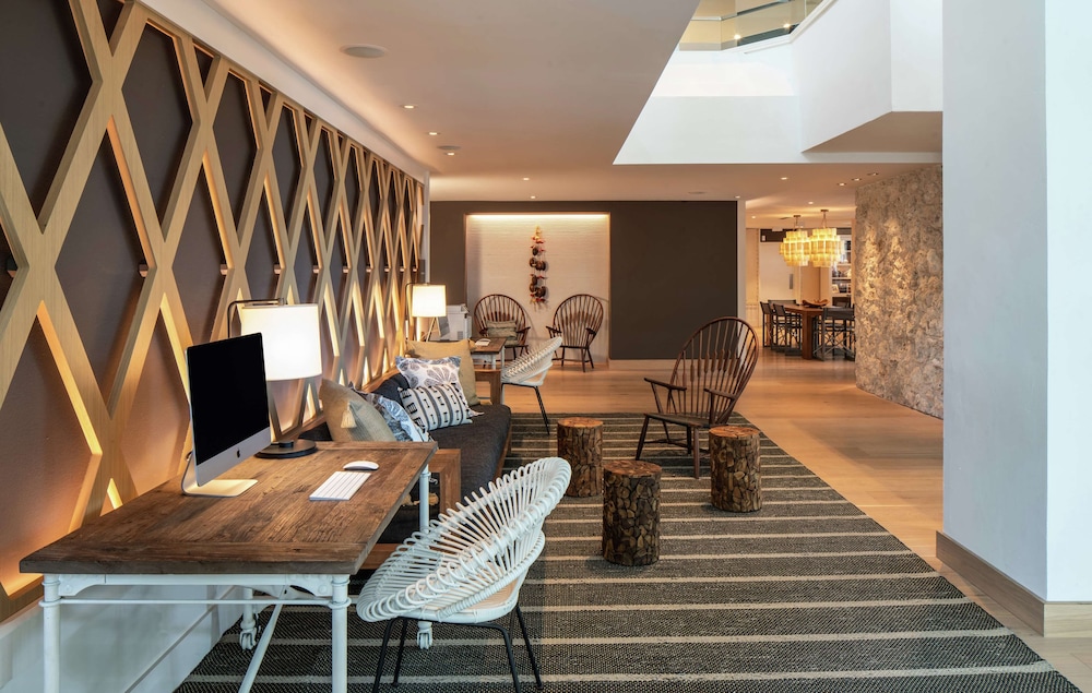 Baker's Cay Resort Key Largo, Curio Collection by Hilton — Hotel rooms in Key Largo, Florida